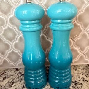 Le Creuset Aqua Blue Salt and Pepper Mill Set